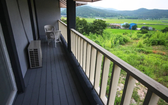 Buan Gyeokpo Jazz Motel and Pension