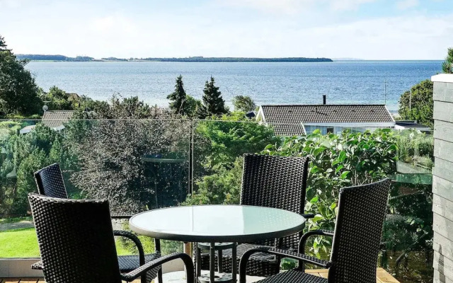 8 Person Holiday Home in Ebeltoft-by Traum