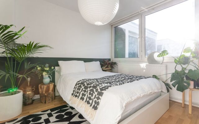 Arty 4 Bedroom Flat Minutes From Old Street