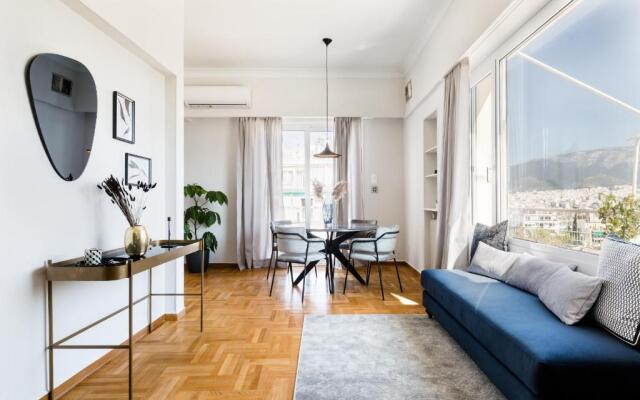 Elegant Luminous 3BD apartment in Kolonaki by UPSTREET