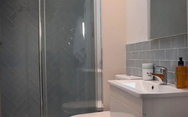 Modern 3 Bedroom Penthouse in Templebar