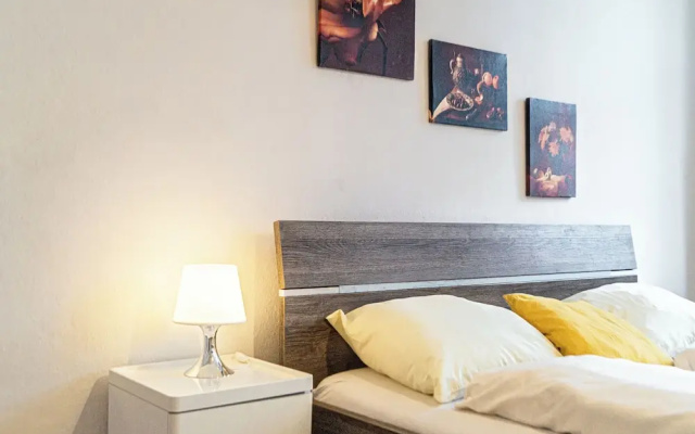 Spacious 2BR Apt Near Wiener Stadthalle