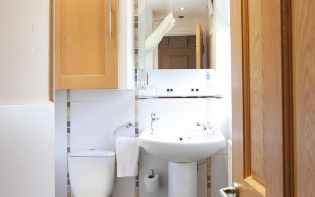 Leeson Bridge Guesthouse