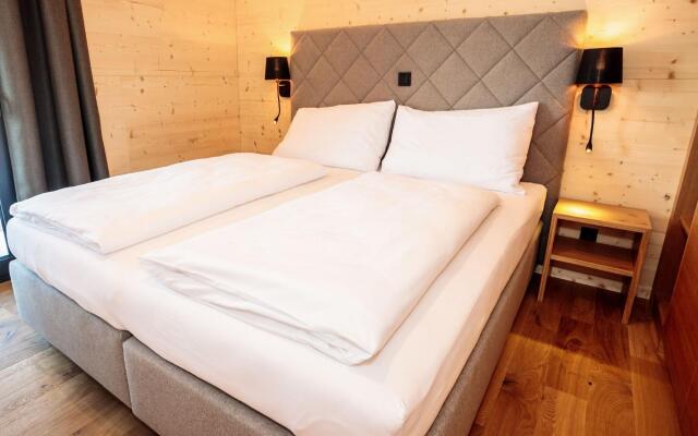 Luxury Chalet With Pool and Sauna Near Ski Lift