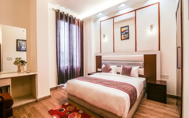 Hotel D.D.R Residency
