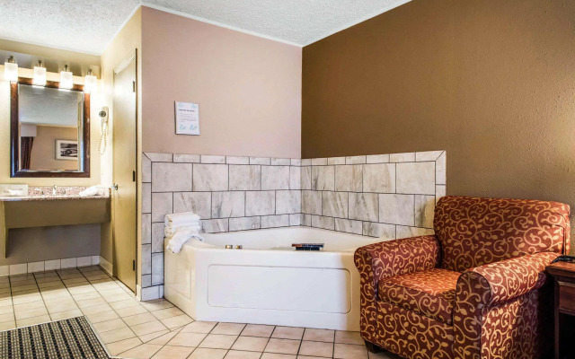 Quality Inn Austintown - Youngstown West