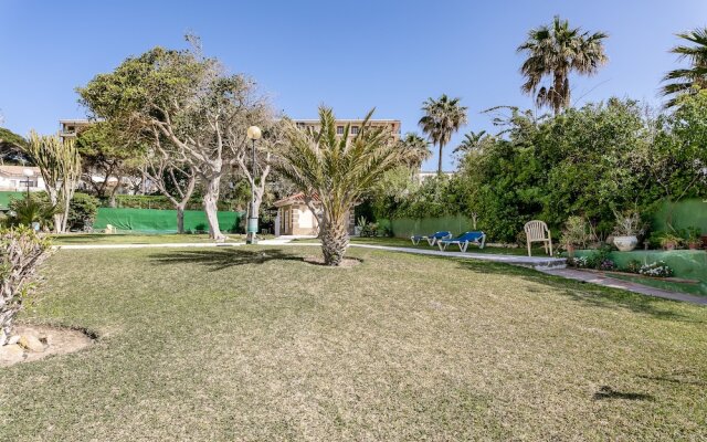 Almirante 903 JUST ON THE BEACH