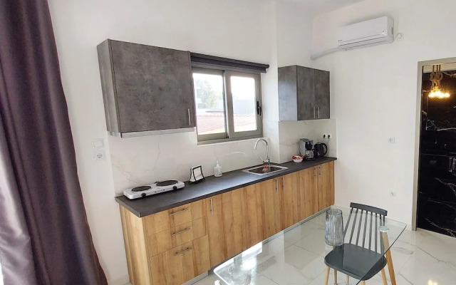 Finikas Suites & Apartments Airport