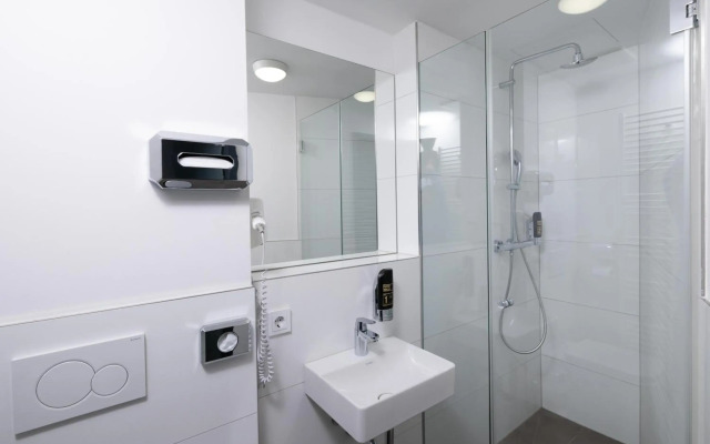 Smart Stay Hotel Station
