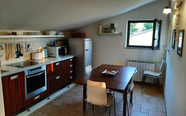 Nice, cosy studio apartment with shared outdoor pool