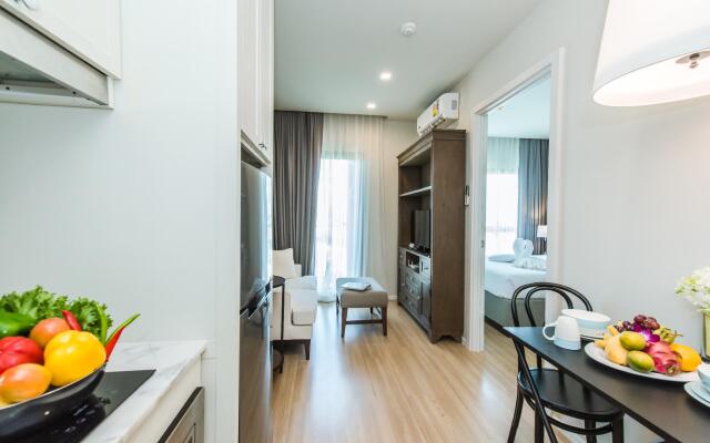 Dlux Condominium