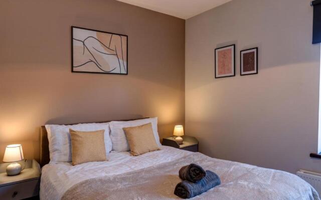 Cosy 2 bed home CHESTERFIELD