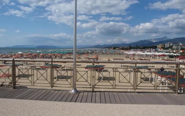Il Pontile Holidays Apartment