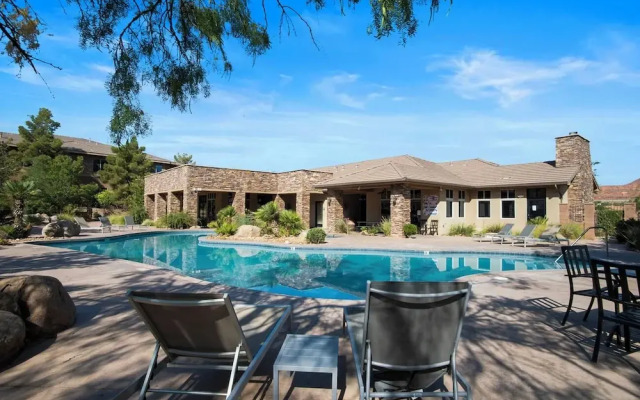 Touch of Class Stunning 5 Bdr!