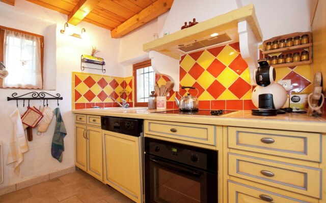 Beautiful Holiday Home in Barjols With Swimming Pool
