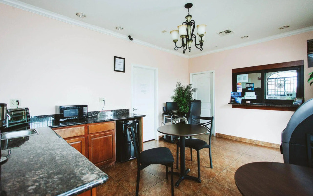 Palace Inn - Baytown I-10