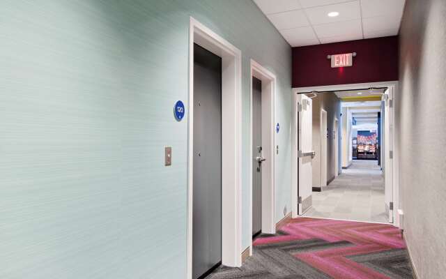 Tru by Hilton Chapel Hill