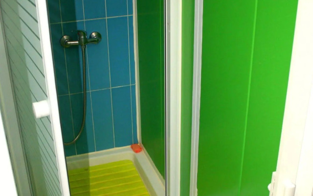 Locals Hostel & Suites