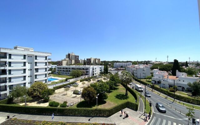 Vilamoura Central 6 With Pool by Homing