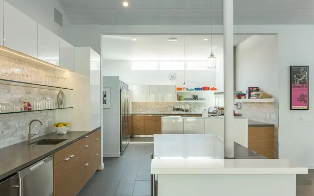 Tranquilo 3 Bedroom Home by RedAwning