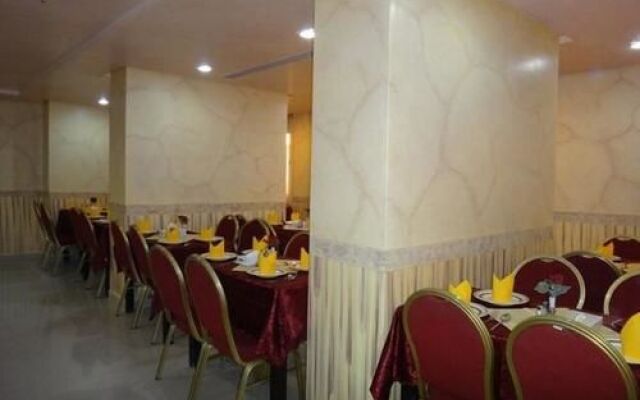 Zahrat White Palace