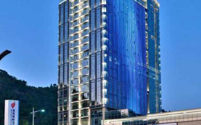 Mercure Yibin Port