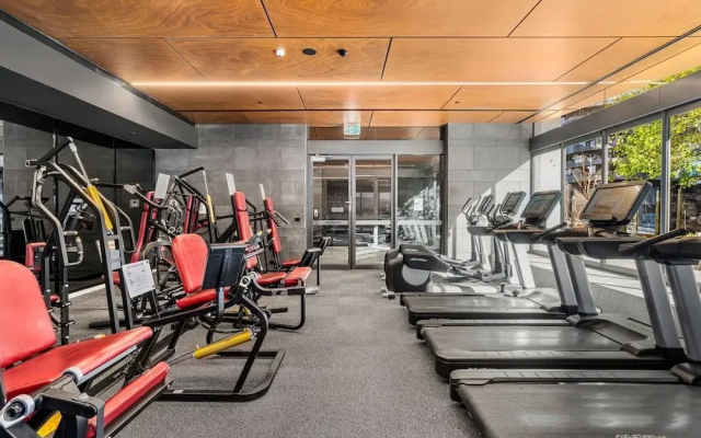 Melbourne CBD 2bed With Gym, Sauna & Pool Access