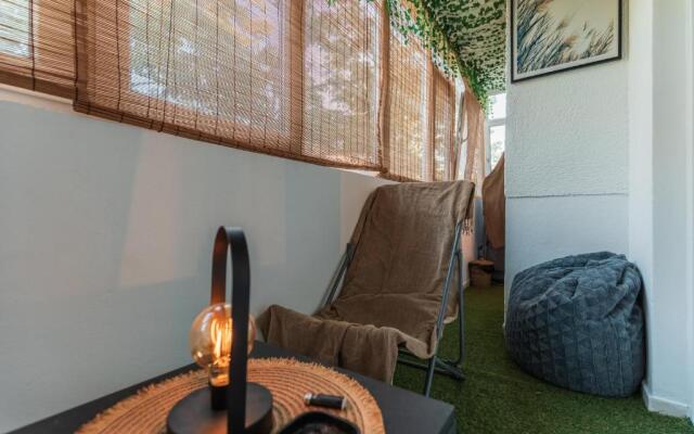 Jungle Apartment 15 Min Walk to Beach & Downtown