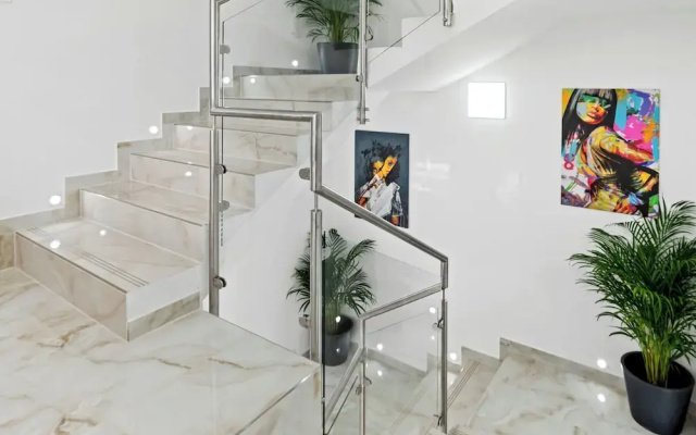 SKY9 Apartments - Homes & Villas