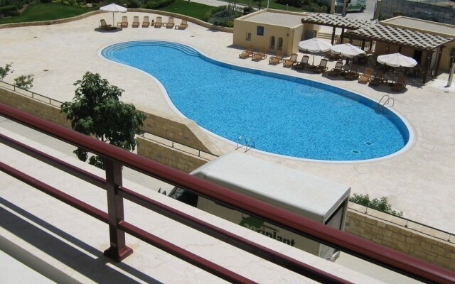 Nerreids Apartment E32 by Ezoria Holiday Rentals