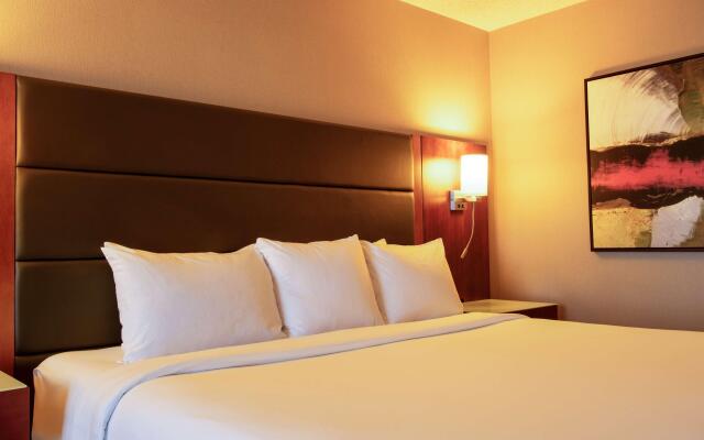 Radisson Hotel & Suites Fort McMurray