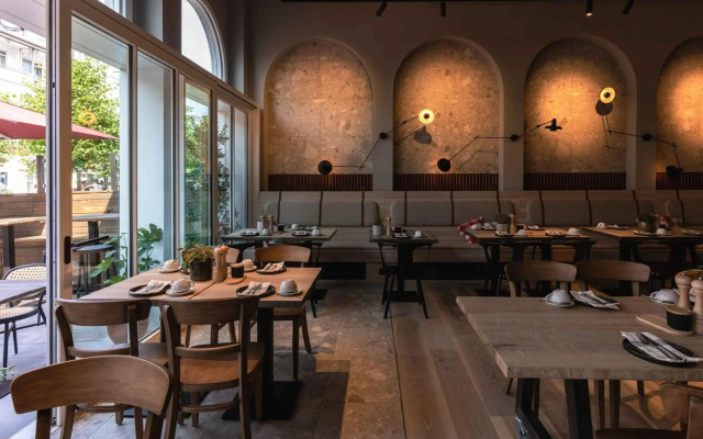 LOEV - VELA Hotel