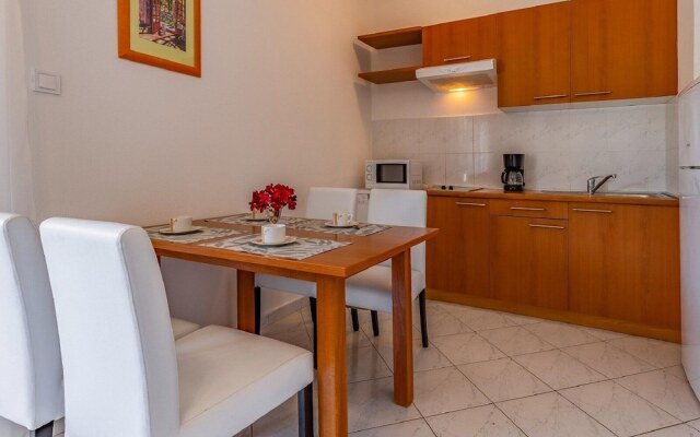 Alluring Apartment in Banjole near Beach & Island