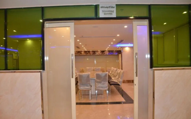 Golden Armada Hotel