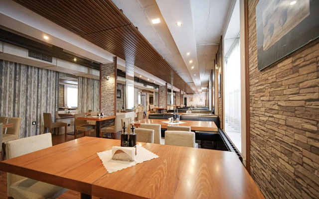 Riverside Boutique Hotel