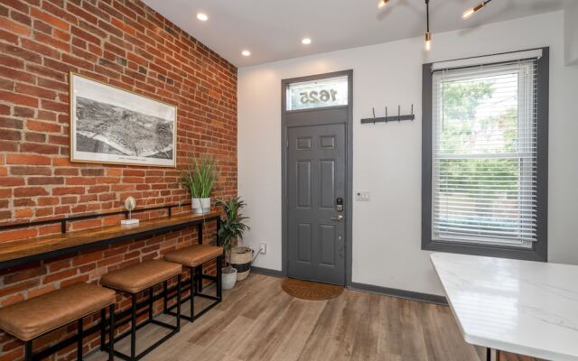 Mansfield Modern Oasis