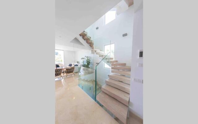 New Top Townhouse With Private Pool/4Bdr/3.5Bath