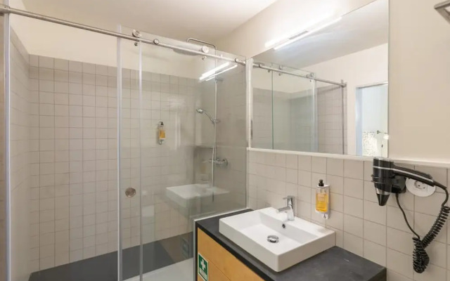 Iconic Nightlife Studio 204