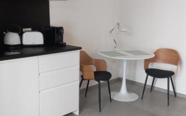 Room 28