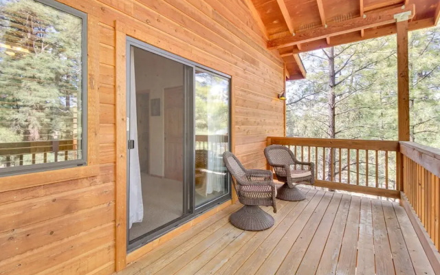 Tranquil Heber-overgaard Cabin w/ Decks & Grill!, Heber