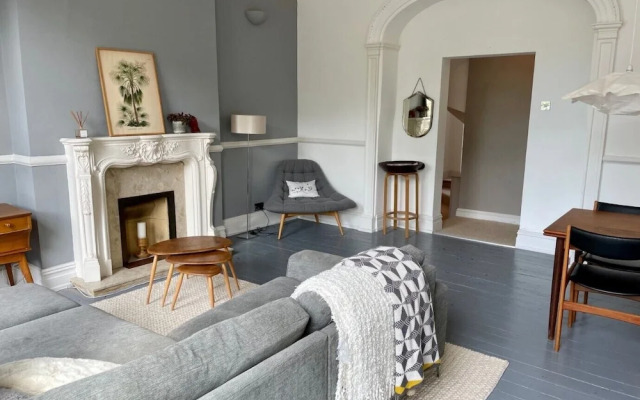 Grand & Graceful One Bed Flat in Clifton Village
