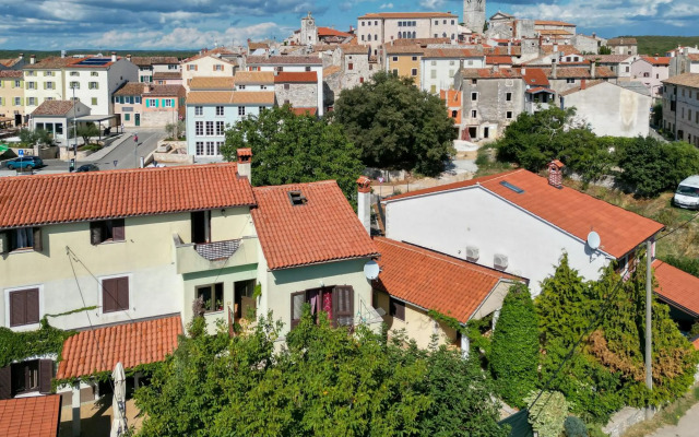 Apartment Red Romantic 2-1