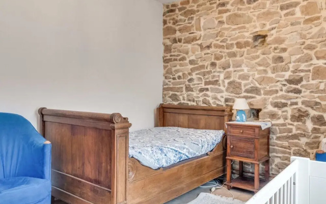 Enticing Holiday Home in Viroinval near Forest