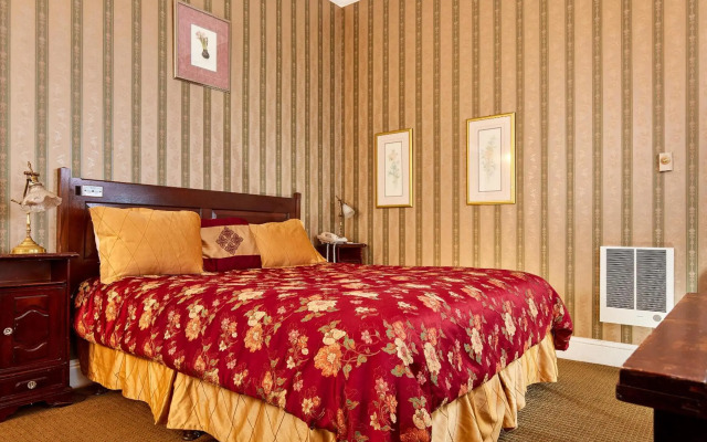 Queen Anne Hotel