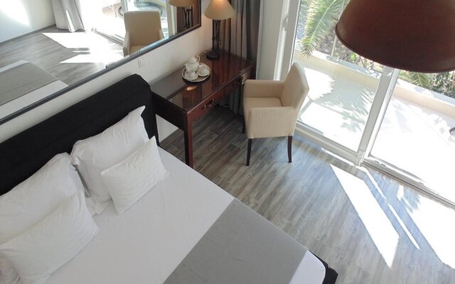 Refresh Boutique Apartments