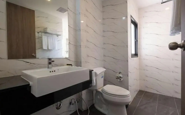 B2 Korat Premier Hotel