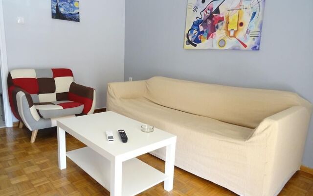 Nice flat near metro Syngrou Fix