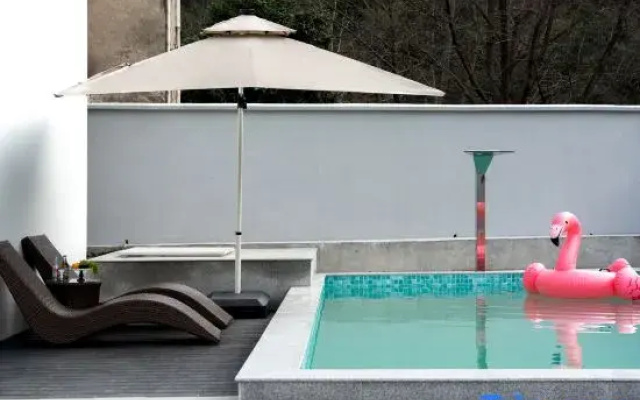 MOXI Family Slide Vacation Boutique Stay (Shenxi Water Park)