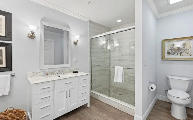 Bologna - Luxury 2-BR Condo with Lake & Golf Views at Green Links, Lely Resort. Access to Pool, Hot Tub, Tennis Courts, and Golf Courses. Near Naples Beaches & Downtown