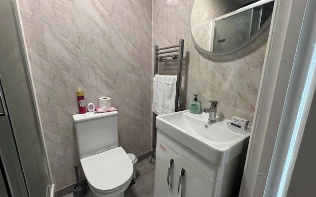 Cosy Croydon Apartment With 2 Bedrooms